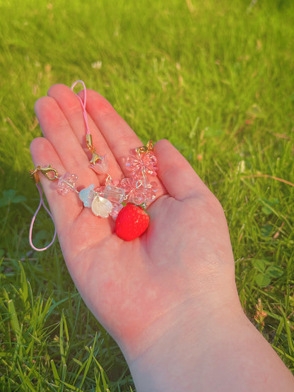 ‘Strawberry Blossom’ Kawaii Aesthetic Strawberry-Themed Phone Charm🍓🍥